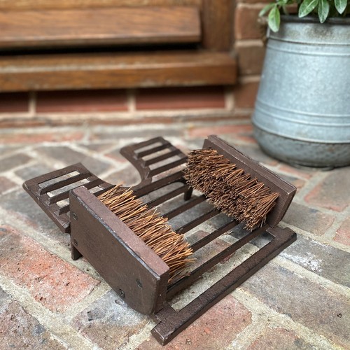Cast iron classic boot jack - cast,